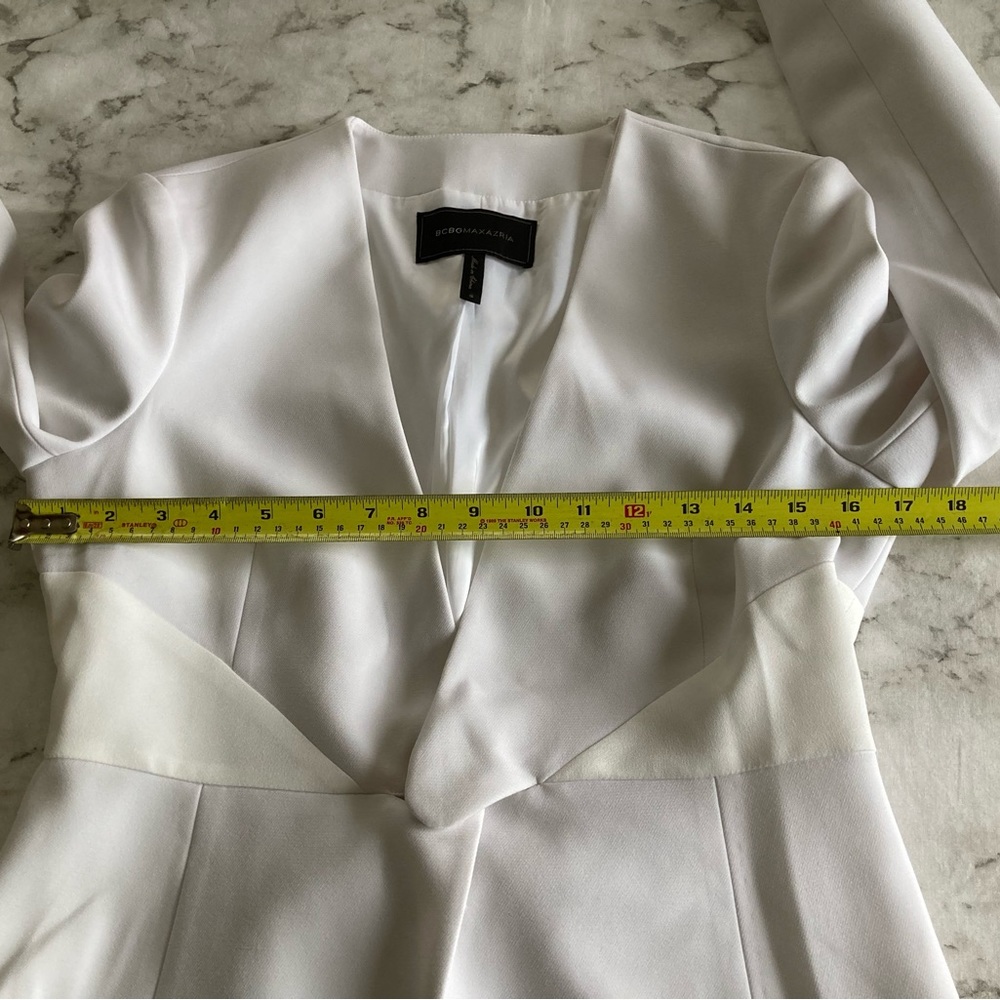 Crisp White blazer BCBGMaxAzria - Picture 7 of 9